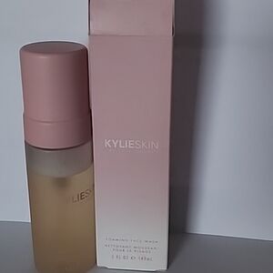 Foaming Face Wash Kylie Skin By Kylie Jenner Skincare
